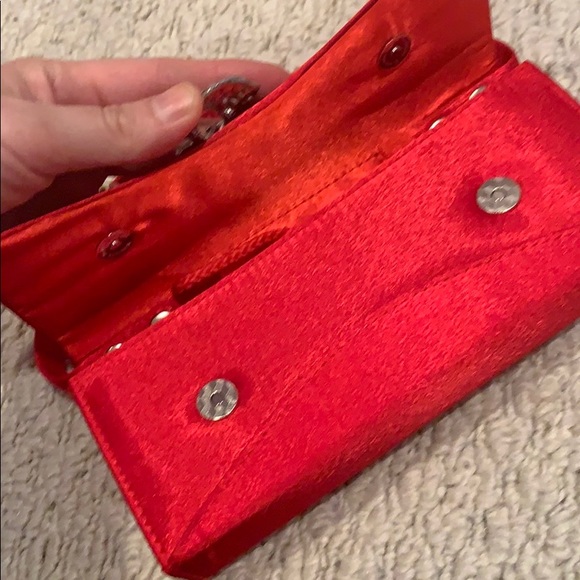Red evening bag with rhinestone bow - Picture 5 of 8